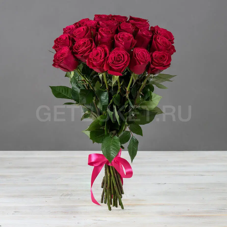 62940 Букет из 25 алых роз