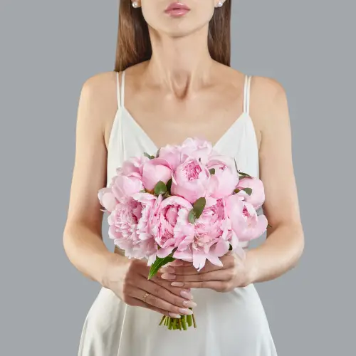 Букет невесты из розовых пионов